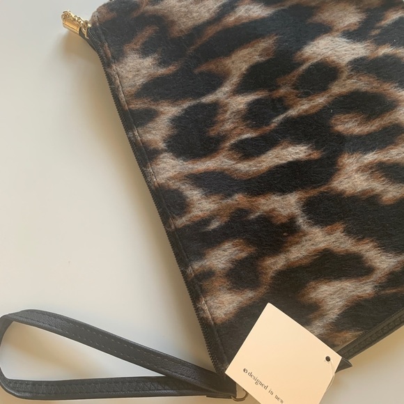 L.I.B New York Leopard Print Faux Fur Crossbody NWT - Picture 4 of 7